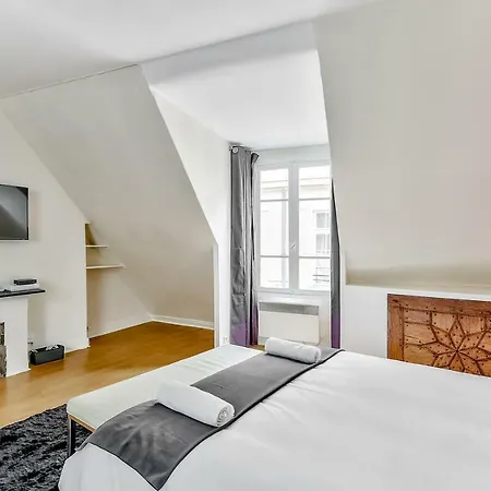 Love Nest In Saint-Michel Paris Exterior photo